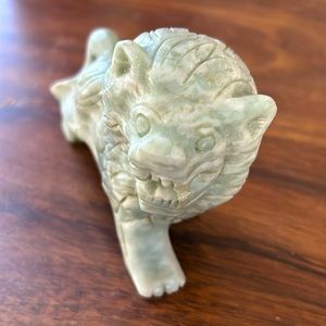 Agate Lion Jade Ornament